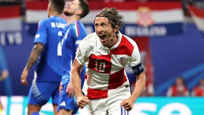 在为季后赛 在为季后赛